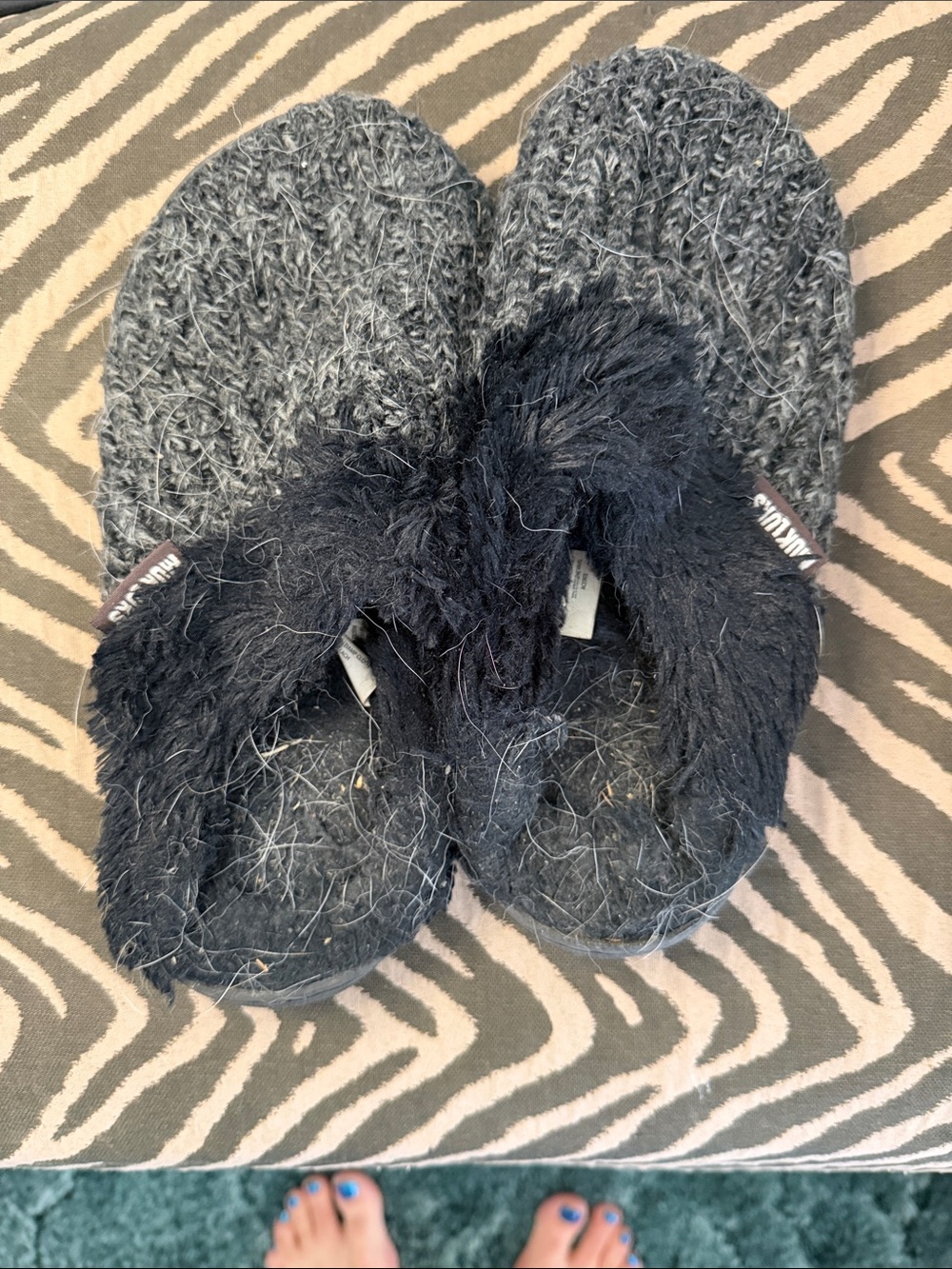 Rare Cozy Faux-Fur Lined Gray Knit MUK LUKS 7-8 Slippers